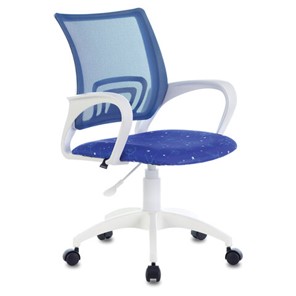 Кресло компьютерное Brabix Fly MG-396W (с подлокотниками, пластик белый, сетка, темно-синее с рисунком "Space") 532405 в Старом Осколе